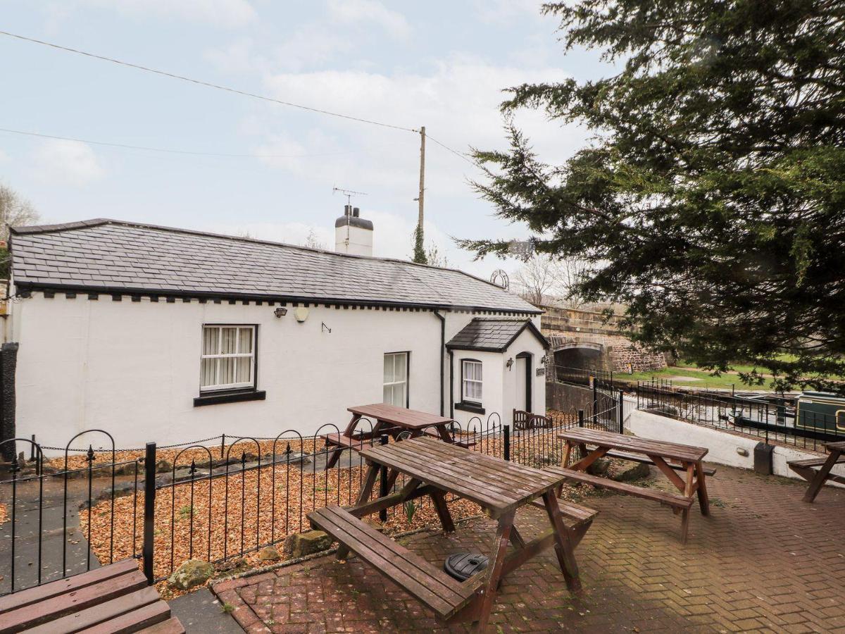 Scotch Hall Cottage Llangollen Eksteriør bilde